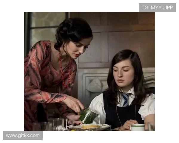 《裂缝》：当暗影侵蚀光明，人性在禁锢中低语