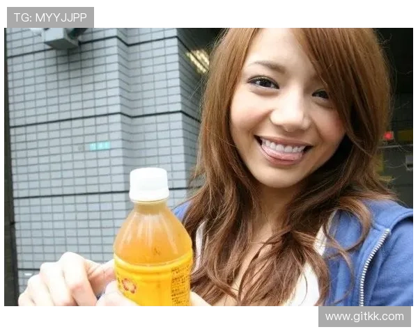 柚木提娜：触碰时光的温润，在家居中安享静谧时光